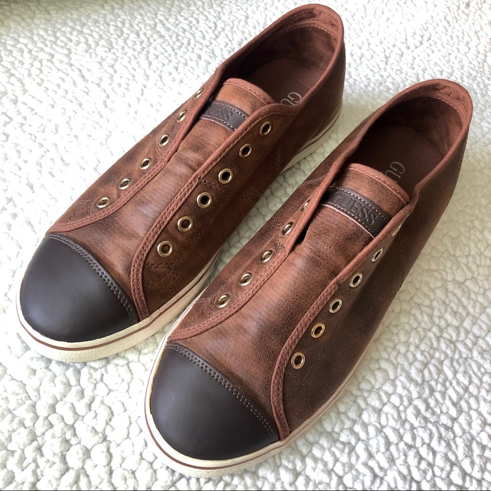 GUESS Mickey 2 Laceless Sneaker